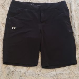 Under Armour Performance wonens shorts. Size 10.